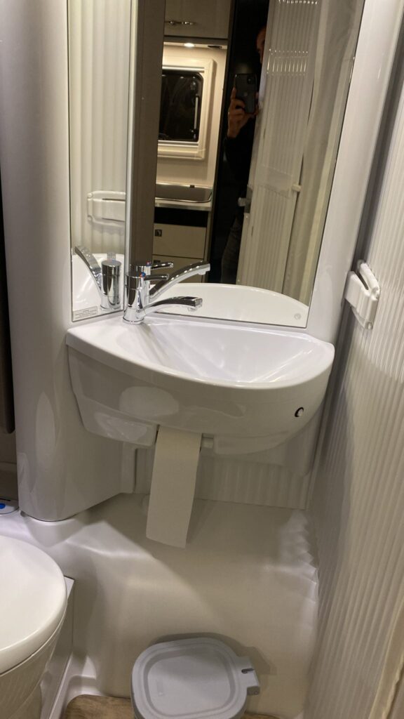 Autocaravana Etrusco Ford Transit 2022 de ocasión – Camper van potente y versátil